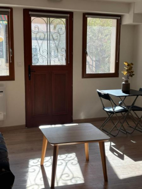 Studio au cœur du vieux village